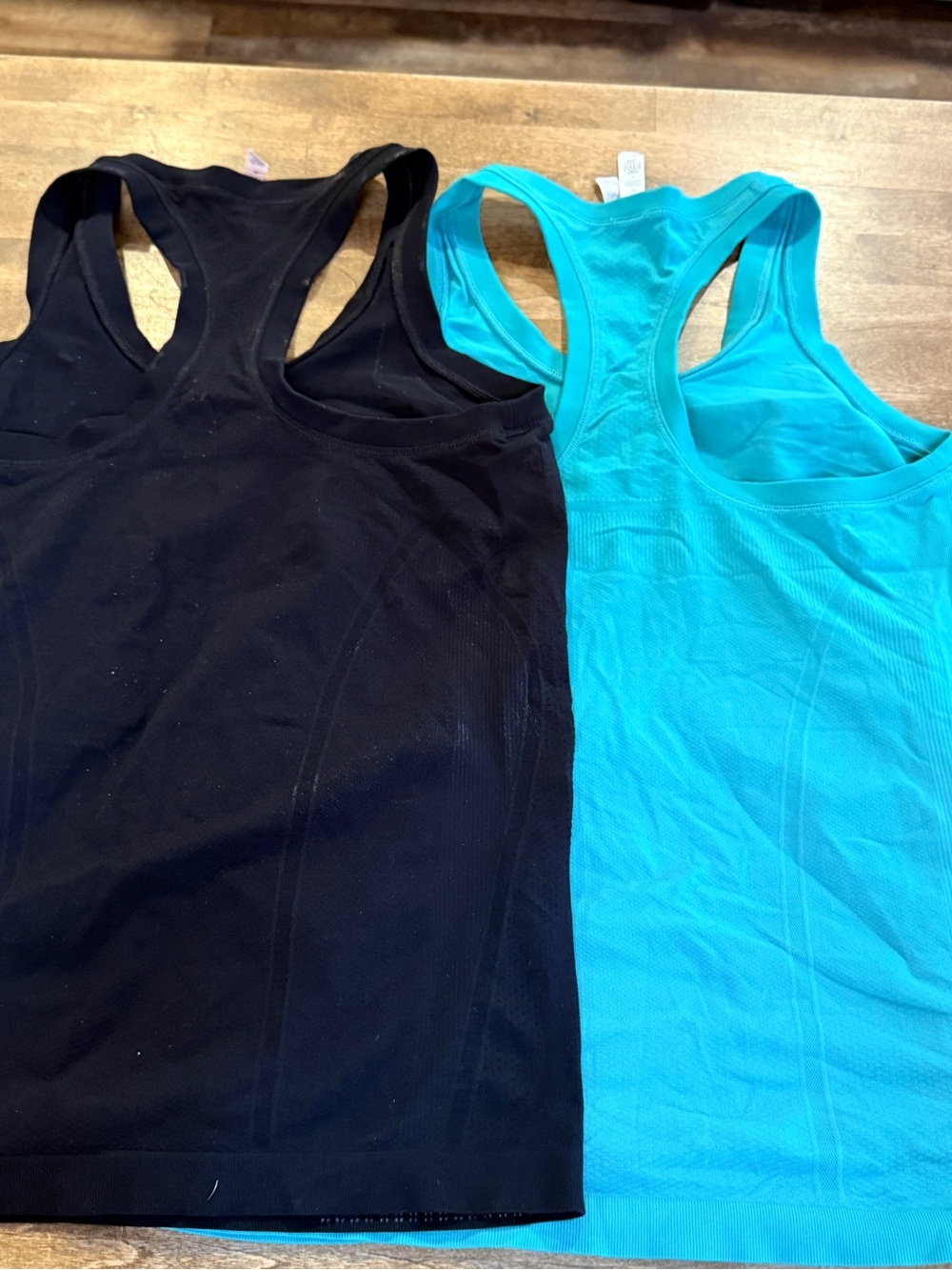 Athleta Racerback Athletic Tank Tops Teal and Black Women size medium